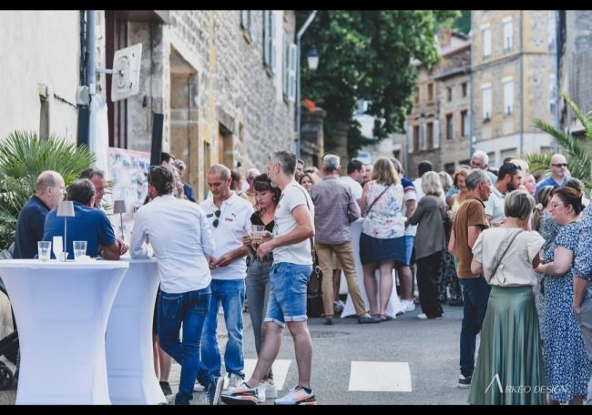 Inauguration d'un cabinet d'architecture Inauguration d'un cabinet d'architecture à Saint Romain de Popey, avec location de mange-debout